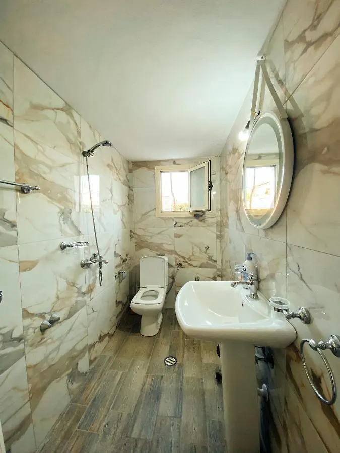Rei'S Place Vlore Albania