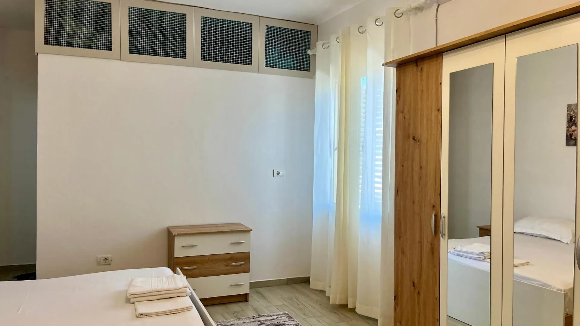 Rei'S Place Vlore Guest house