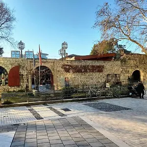 https://castel-tirana.hotels-in-tirana.com
