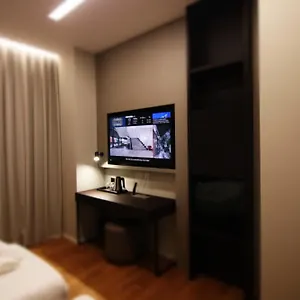 https://boutique-hotel-adelar.hotels-in-tirana.com
