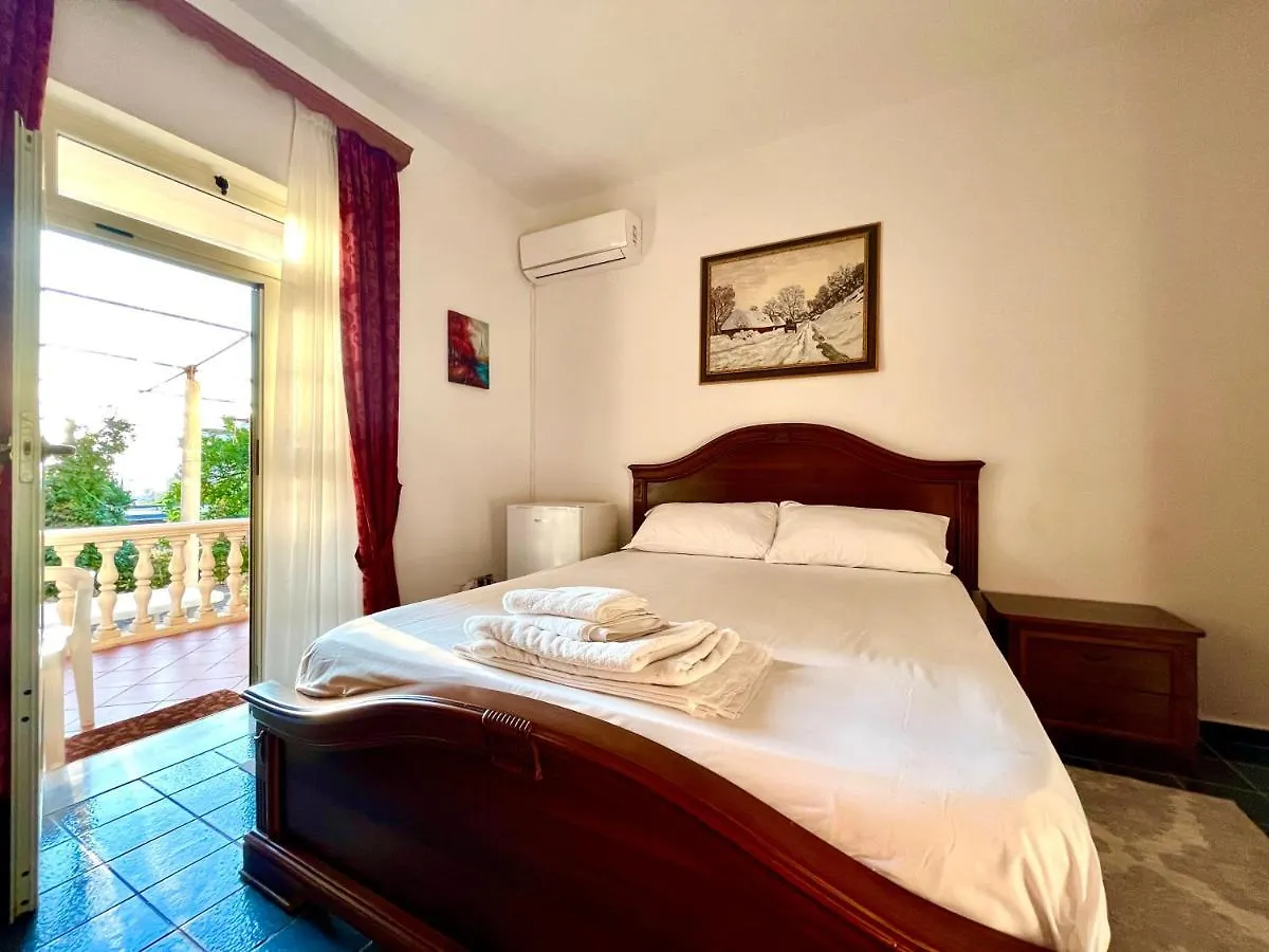 Rei'S Place Vlorë ゲストハウス