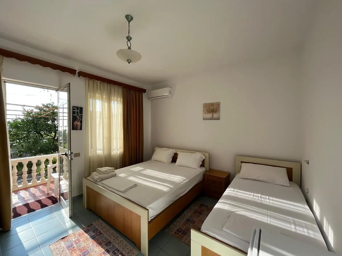 Rei'S Place Vlore Albania
