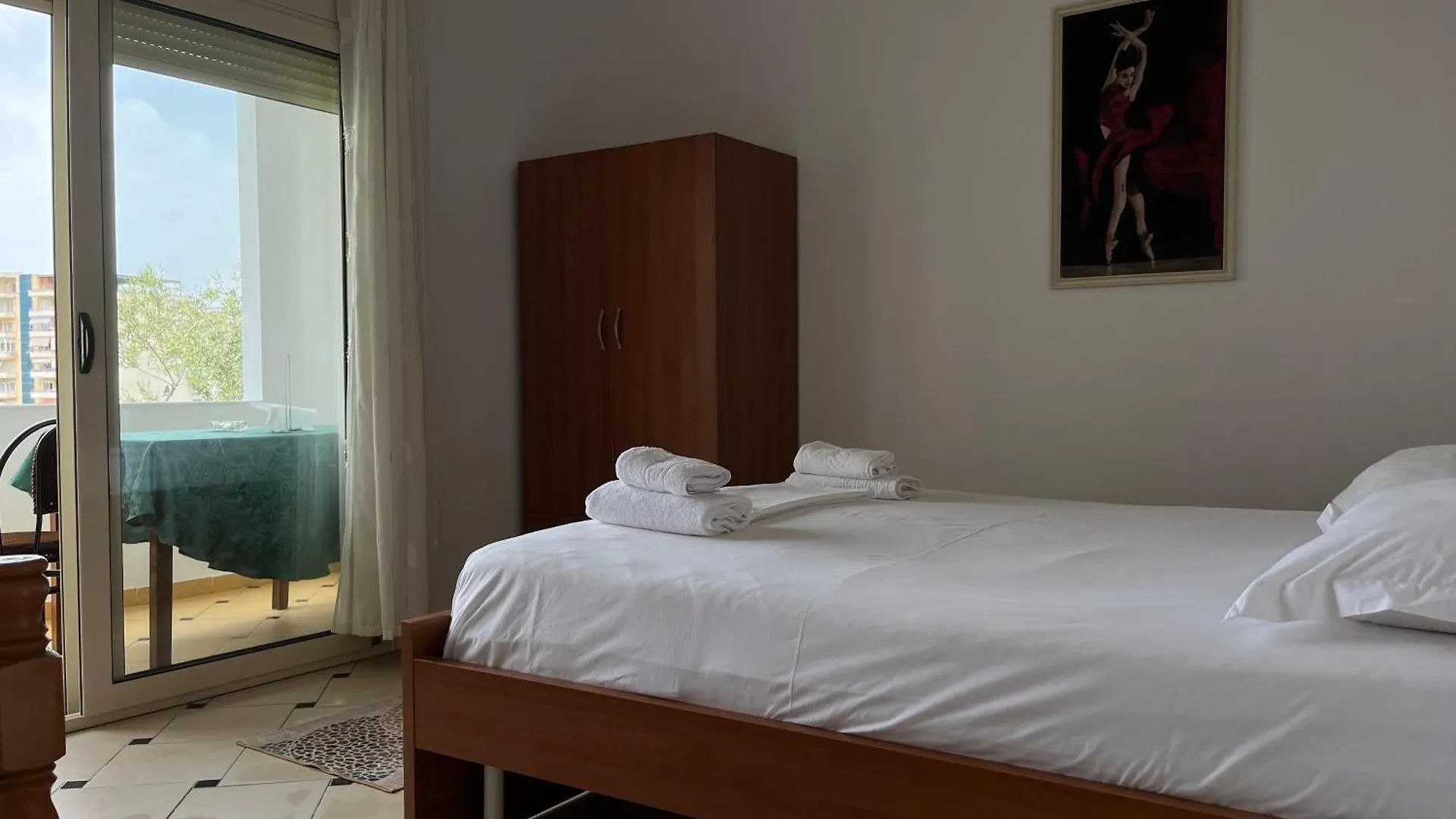 Rei'S Place Vlorë 0*,  アルバニア
