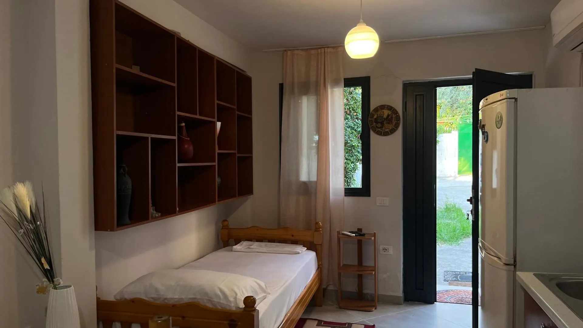 Rei'S Place Vlorë アルバニア